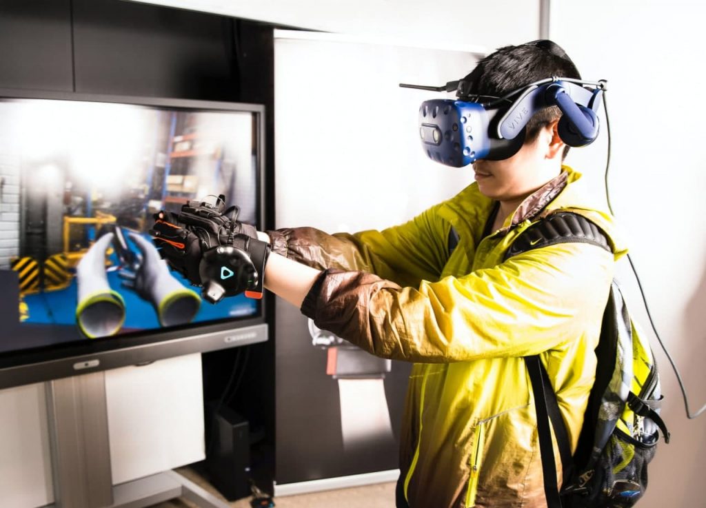 Virtual reality training programmes